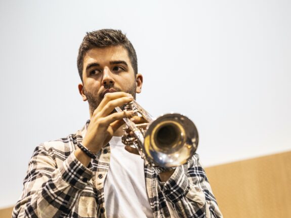 Alumnos da EAEM ofrecen un concerto de cámara de percusión e trompeta